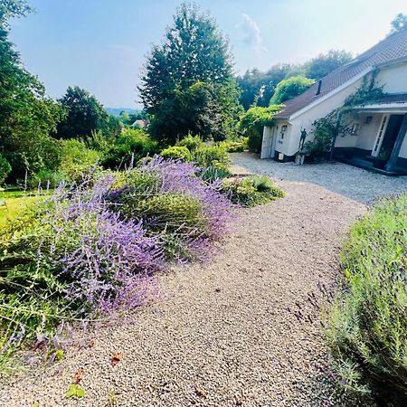 ブレン・ラルー Bois De Hal Bed & Breakfast エクステリア 写真
